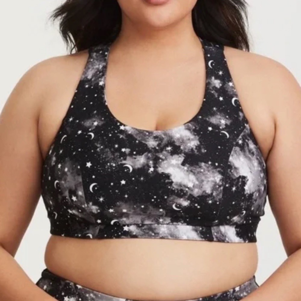 Torrid Low-Impact Wireless Strappy Back Active Sports Bra Size 2